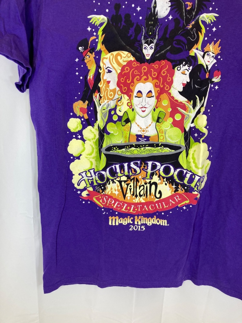 Disney Hocus Pocus Magic Kingdom Sz M Purple Short Sleeve Shirt 2015 MNSSHP - Picture 5 of 12